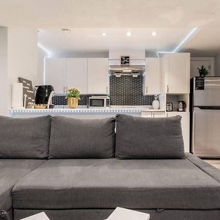 Cozy Nest Basement Unit Apartment Хамилтън Екстериор снимка