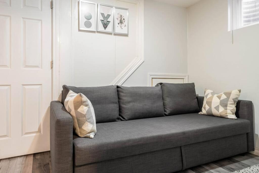 Cozy Nest Basement Unit Apartment Хамилтън Екстериор снимка