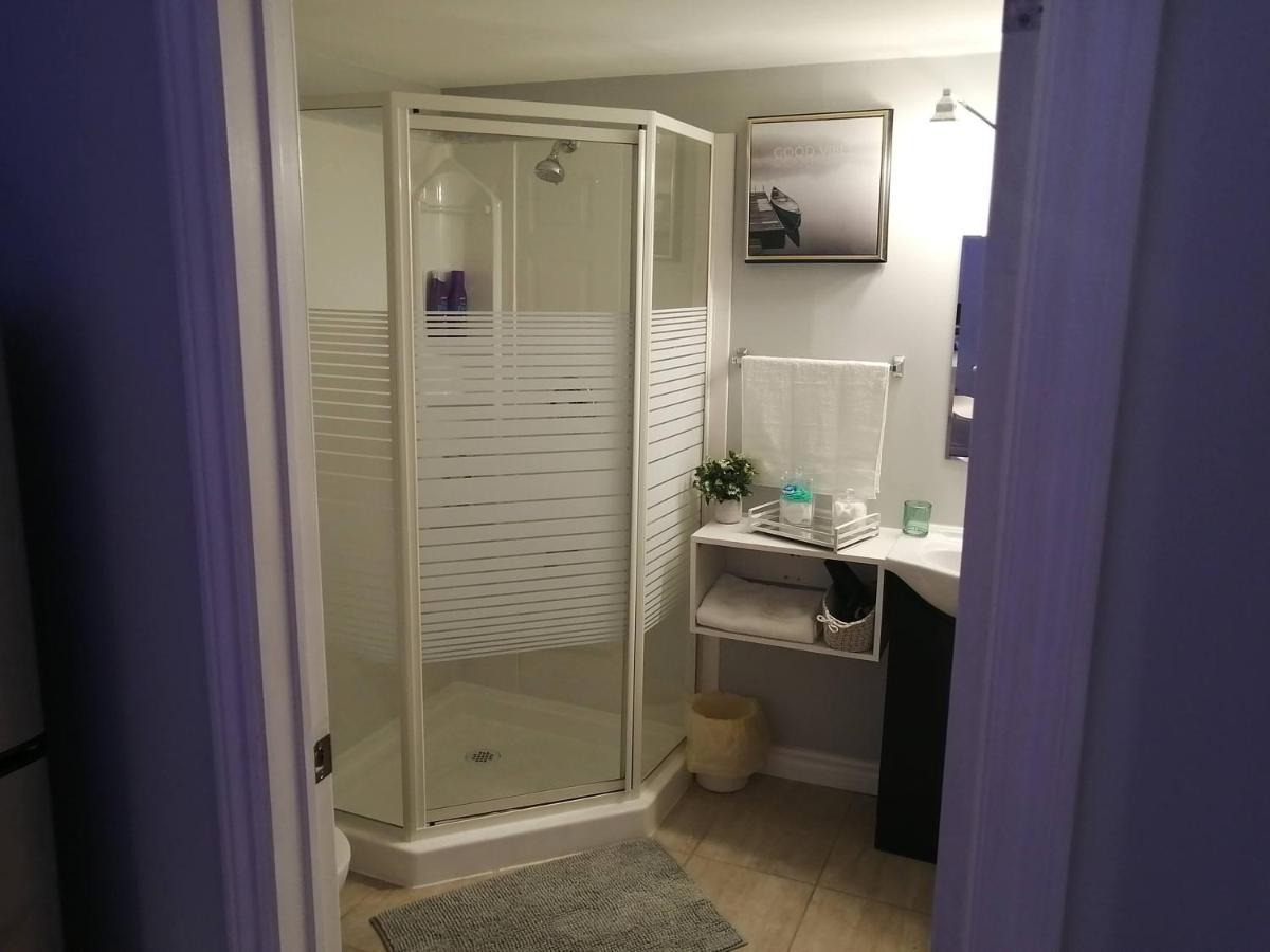 Cozy Nest Basement Unit Apartment Хамилтън Екстериор снимка