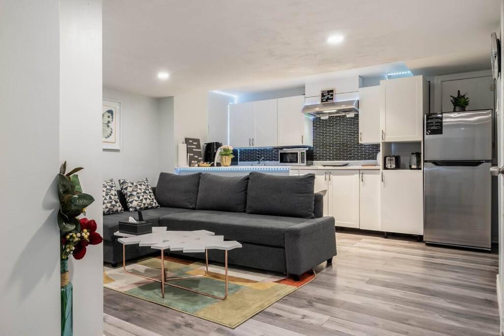 Cozy Nest Basement Unit Apartment Хамилтън Екстериор снимка